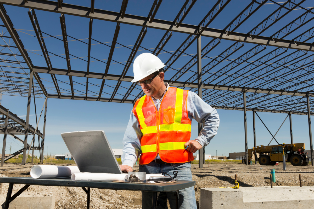construction supervisor validating a tradies ticket